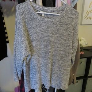 Three quarter sleeve Sweater